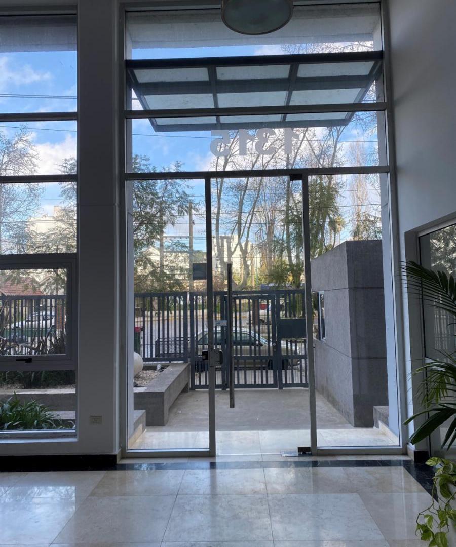 Departamento 3 ambientes con cochera en Banfield