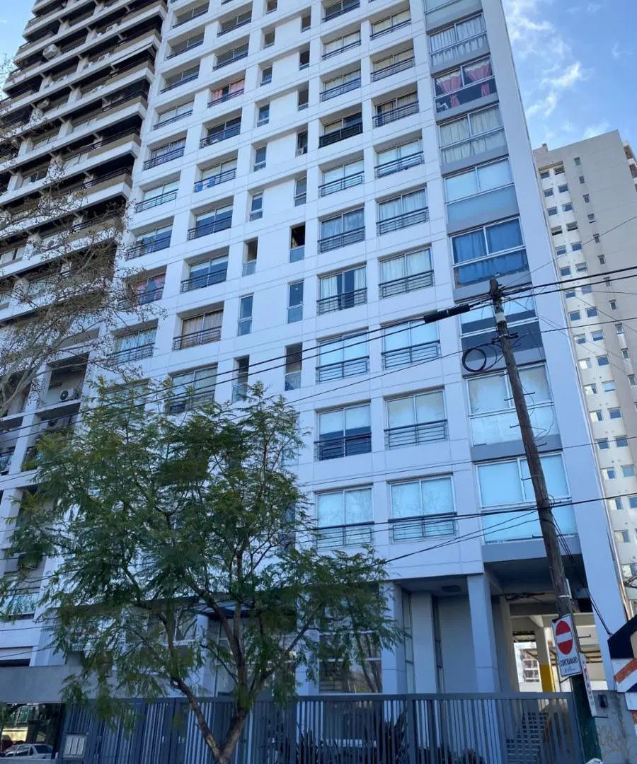 Departamento 3 ambientes con cochera en Banfield 4