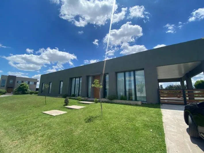 Casa 4 ambientes en Horizontes al sur 4