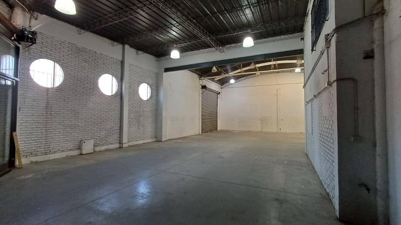 Foto de Local con oficinas en Alquiler en Camino de Cintura Luis Guillon, imagen 5