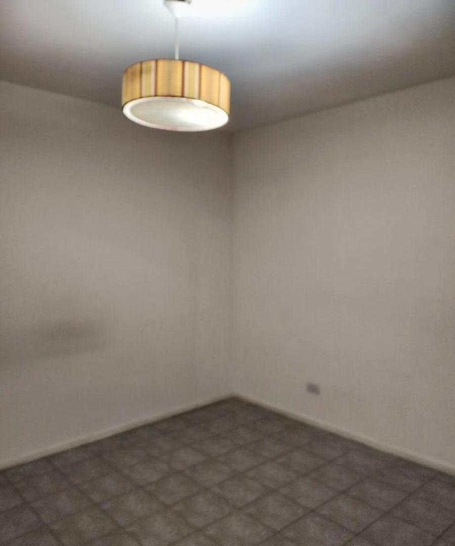 Foto de Departamento 3 ambientes en alquiler en Las Lomitas, imagen 1