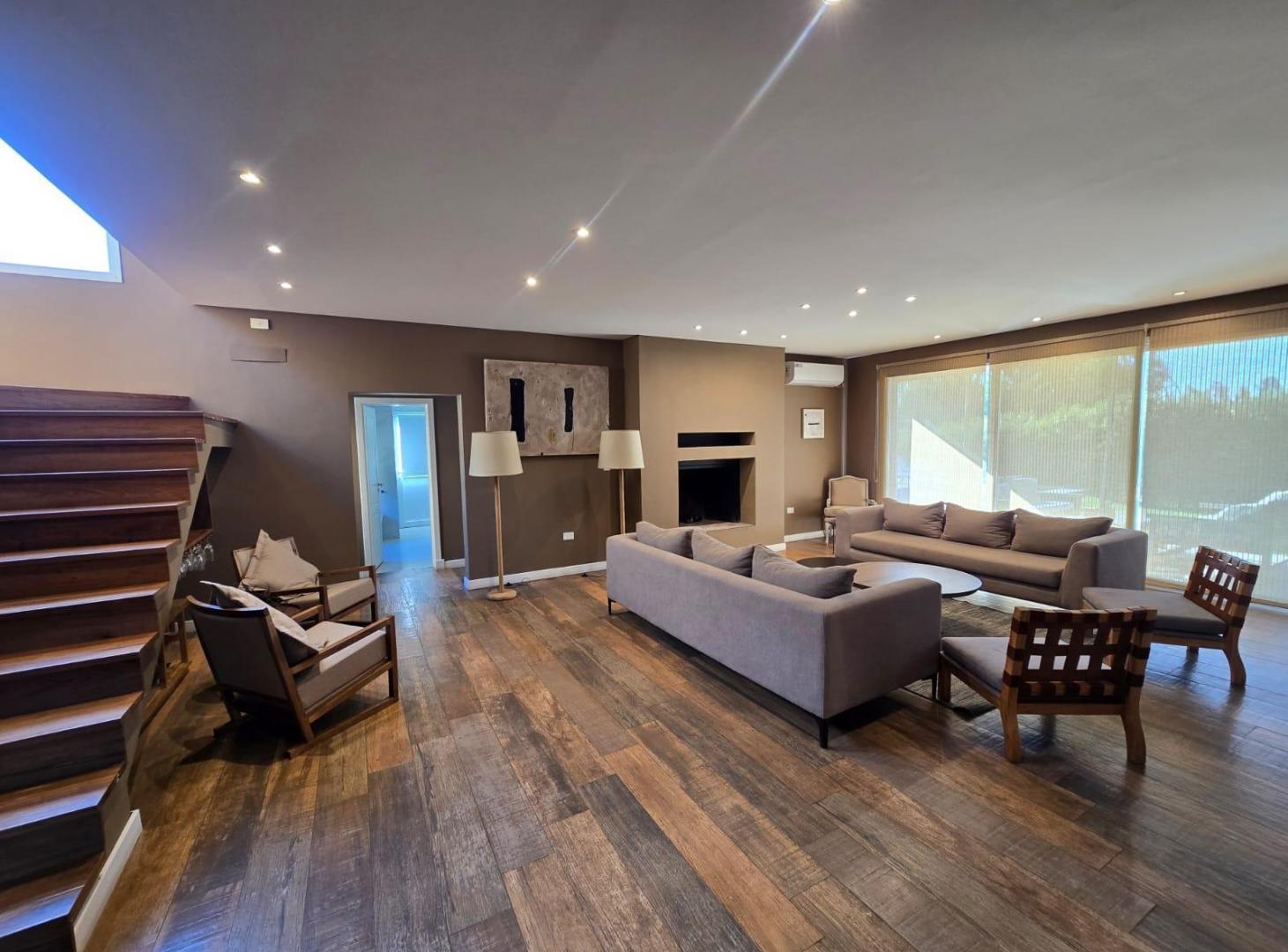 Foto de Casa 5 ambientes en Barrio Santa Paula Spegazzini, imagen 1