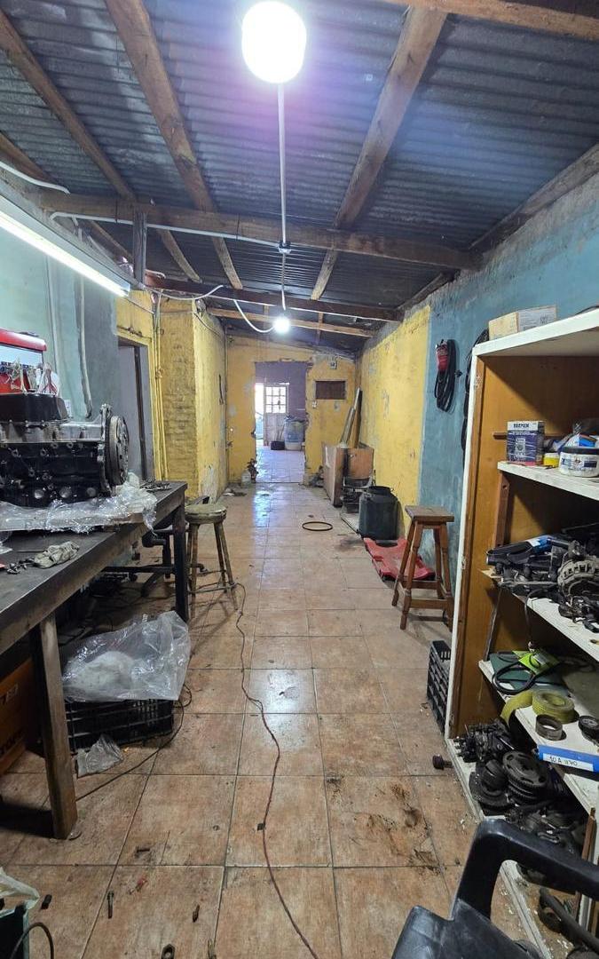 Foto de Amplio local en Paso del Rey, imagen 4