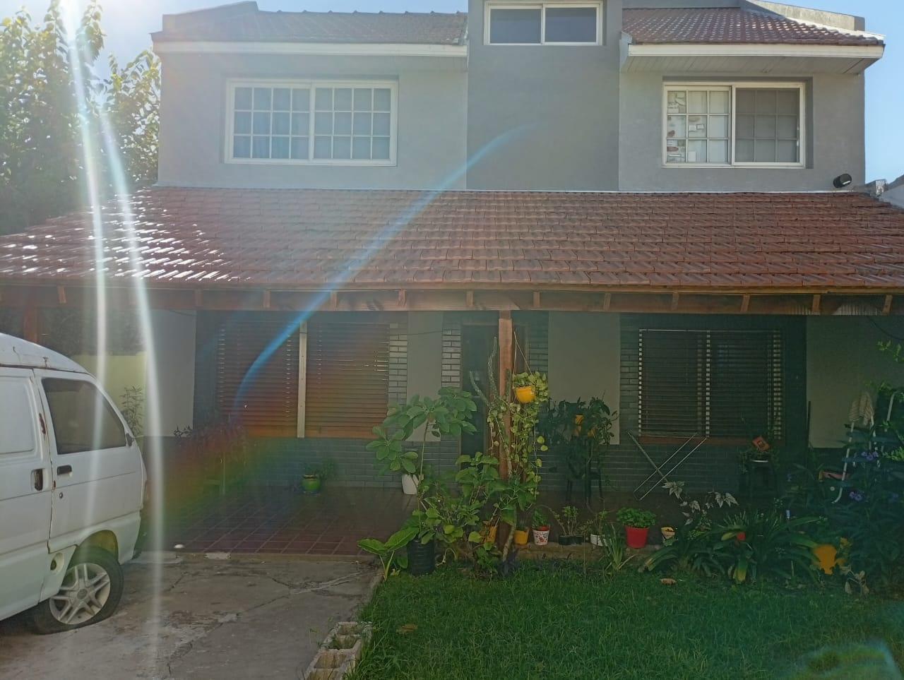 Foto de CASA CON GALPON Y DEPARTAMENTO EN SAN JOSE TEMPERLEY, imagen 1