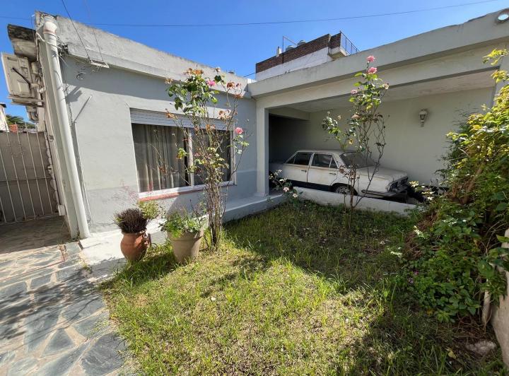 VENTA EN BLOCK - CASA 3 DORMITORIOS - SALÓN COMERCIAL 1
