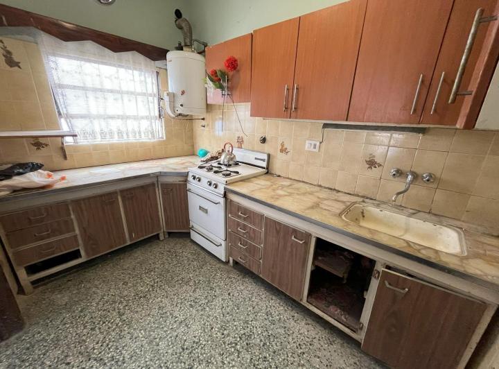 VENTA EN BLOCK - CASA 3 DORMITORIOS - SALÓN COMERCIAL 4