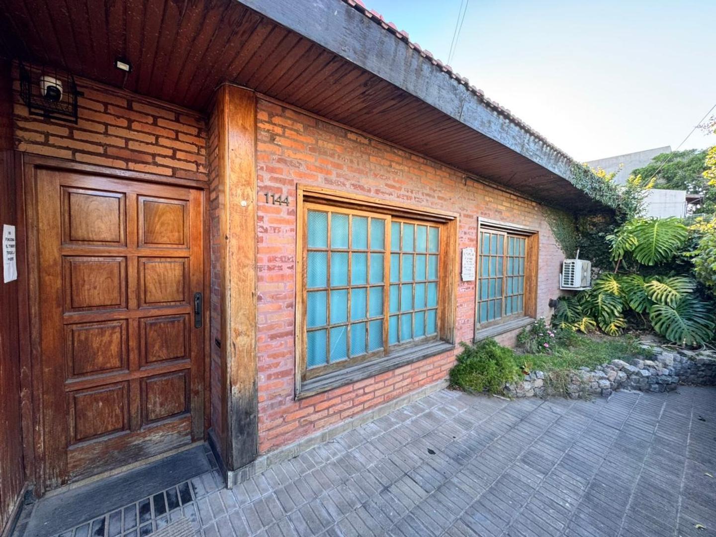 CASA EN ALQUILER - USO PROFESIONAL - SAN ANTONIO DE PADUA