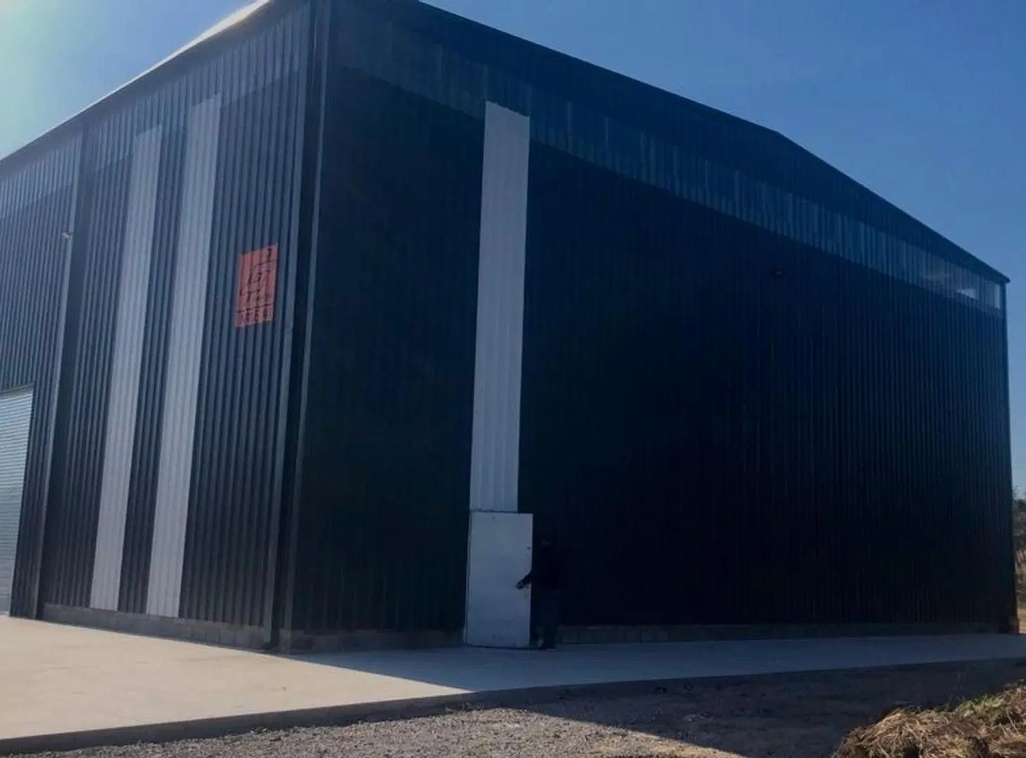 VENTA-GALPON- 2432 mts -PARQUE INDUSTRIAL - MORENO 2