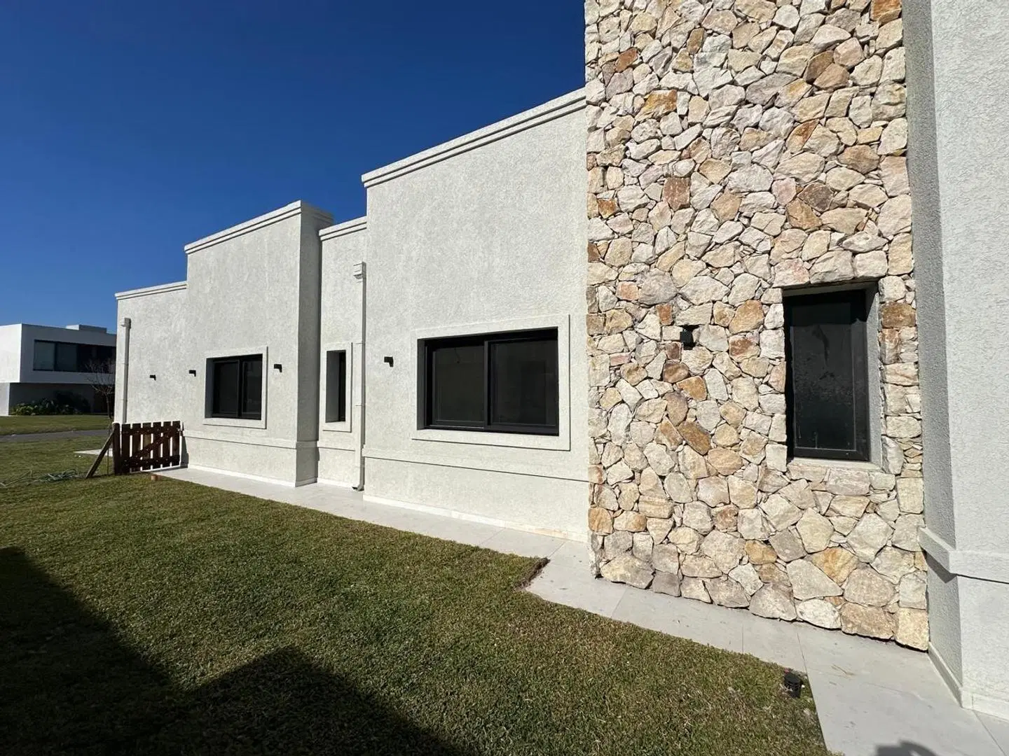 VENTA - CASA EN TERRAVISTA - ACCESO OESTE - GRAL. RODRIGUEZ 2