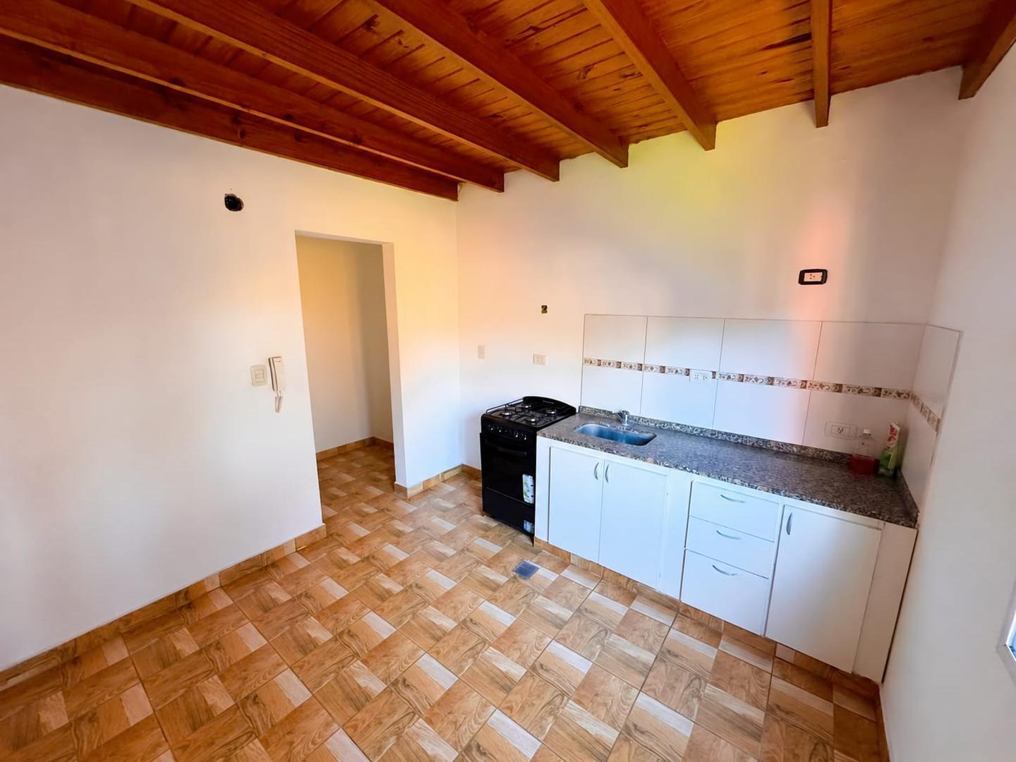 Foto de CASA - 2 DORMITORIOS - SAN ANTONIO DE PADUA, imagen 4