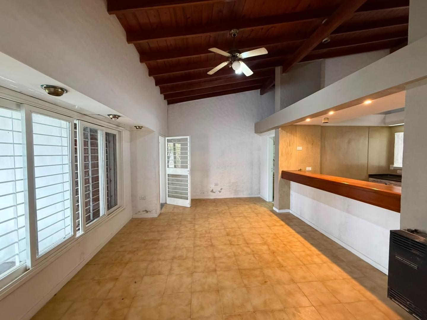 Foto de VENTA-CASA 5 AMBIENTES CON PARQUE - SAN ANTONIO DE PADUA, imagen 2