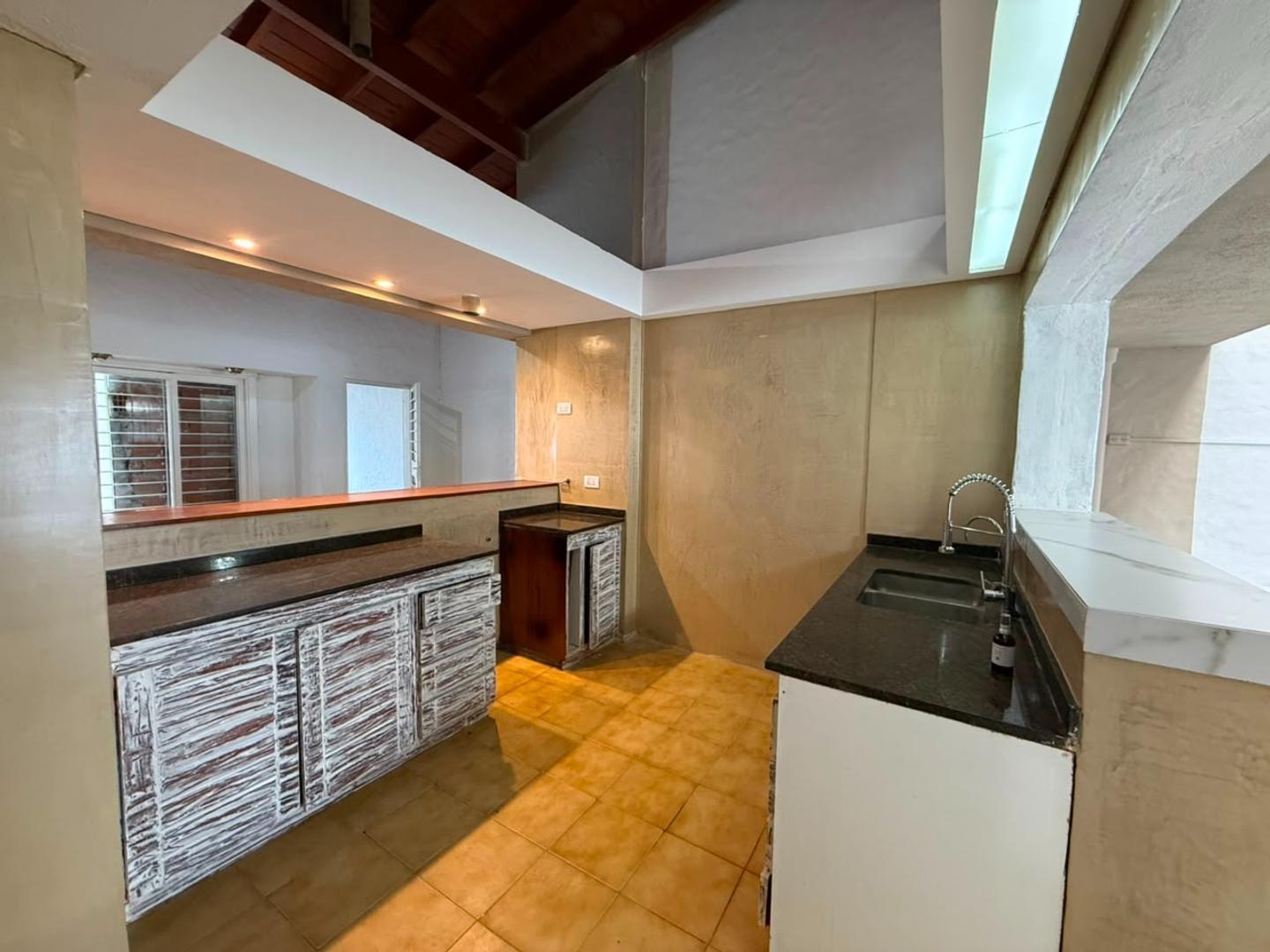 Foto de VENTA-CASA 5 AMBIENTES CON PARQUE - SAN ANTONIO DE PADUA, imagen 5