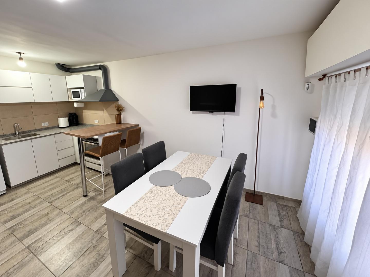 ALQUILER - CASA TRES AMBIENTES C/COCHERA - S. A. DE PADUA