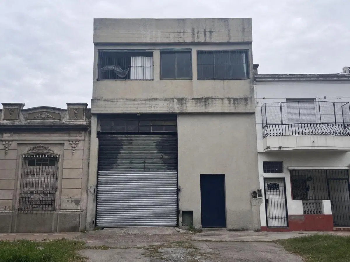 Galpón con 704 m² en alquiler en Sarandi 5
