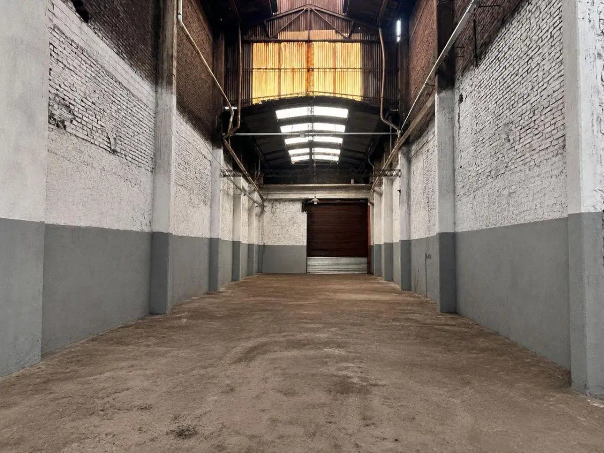 Galpón con 704 m² en alquiler en Sarandi 2