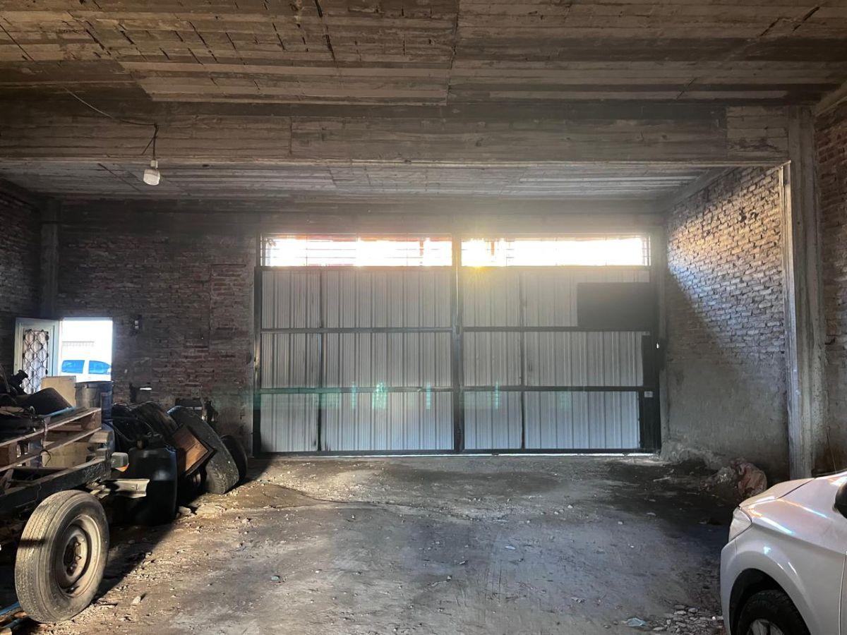 Foto de Galpon de 600 m² en alquiler en Sarandi, imagen 4