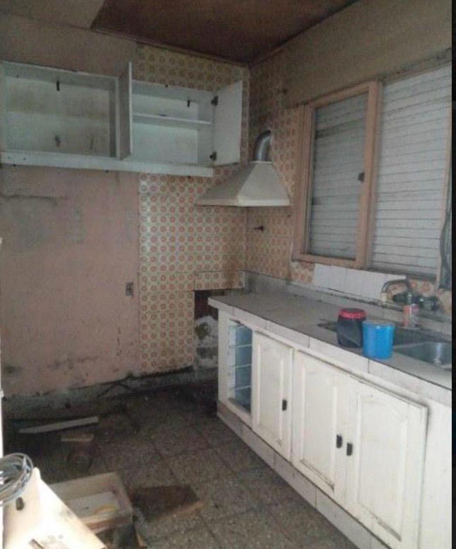 Foto de Casa a reciclar o demoler apto crédito en venta en Wilde, imagen 4