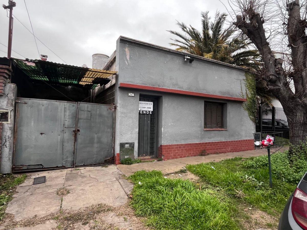 Foto de Casa a reciclar o demoler apto crédito en venta en Wilde, imagen 1