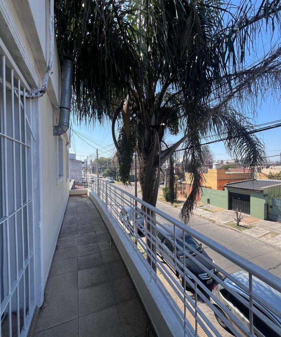 Foto de PH de 72 m² con 2 dormitorios en venta financiado en Wilde, imagen 3