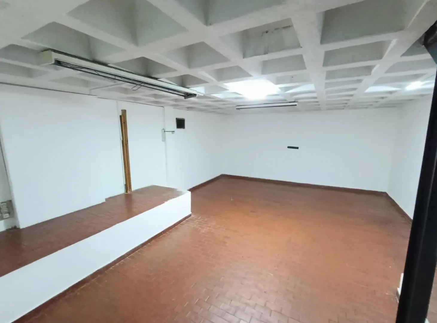 Local en alquiler con subsuelo. Galería Argenta. Centro. Córdoba 4