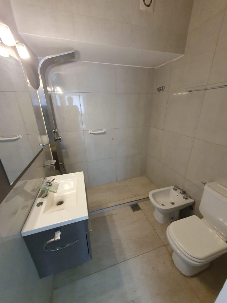 Casa y Departamento en Venta. Cipolletti 3