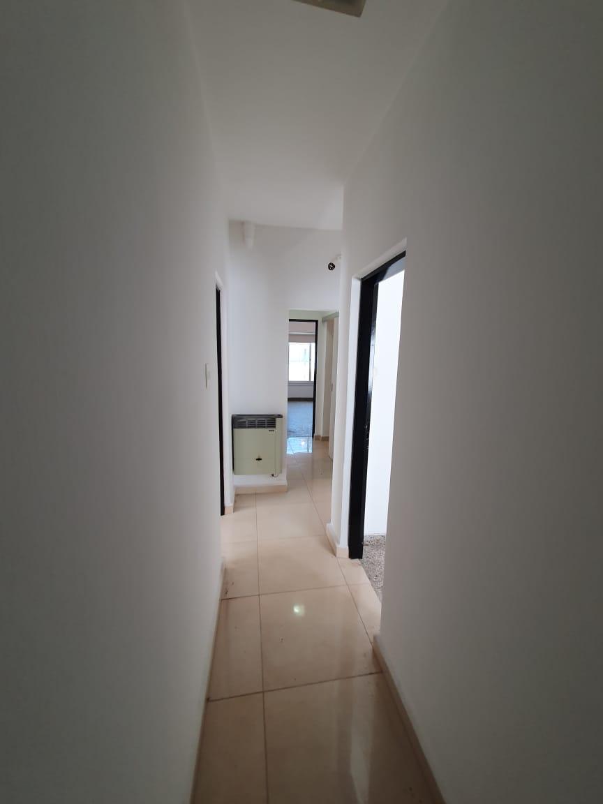 Casa y Departamento en Venta. Cipolletti 4