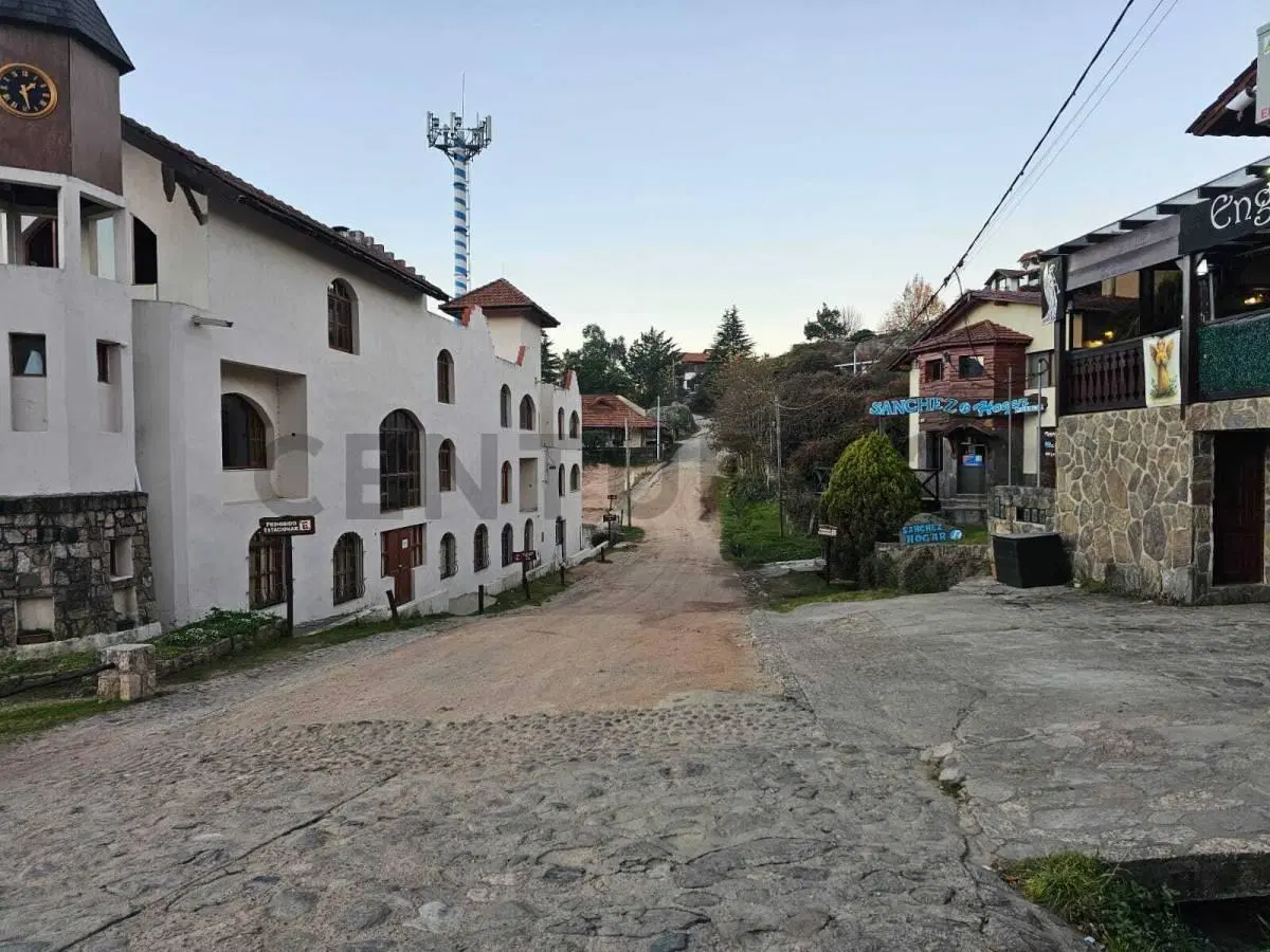 Gran Lote en La Cumbrecita - Excelente ubicación frente al Centro Cívico 3