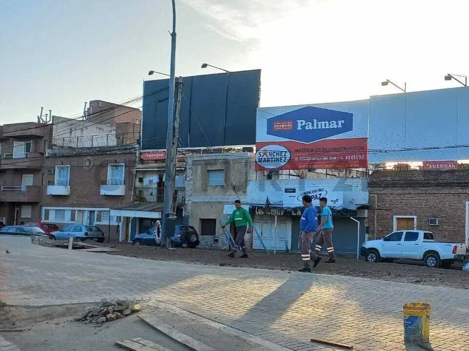 SE VENDE LOTE DE 852 M2 FRENTE DE 10 M.  A PLAZA LAS AMERICAS Y CONTRAFRENTE DE 20 M A BELGRANO RIND 2