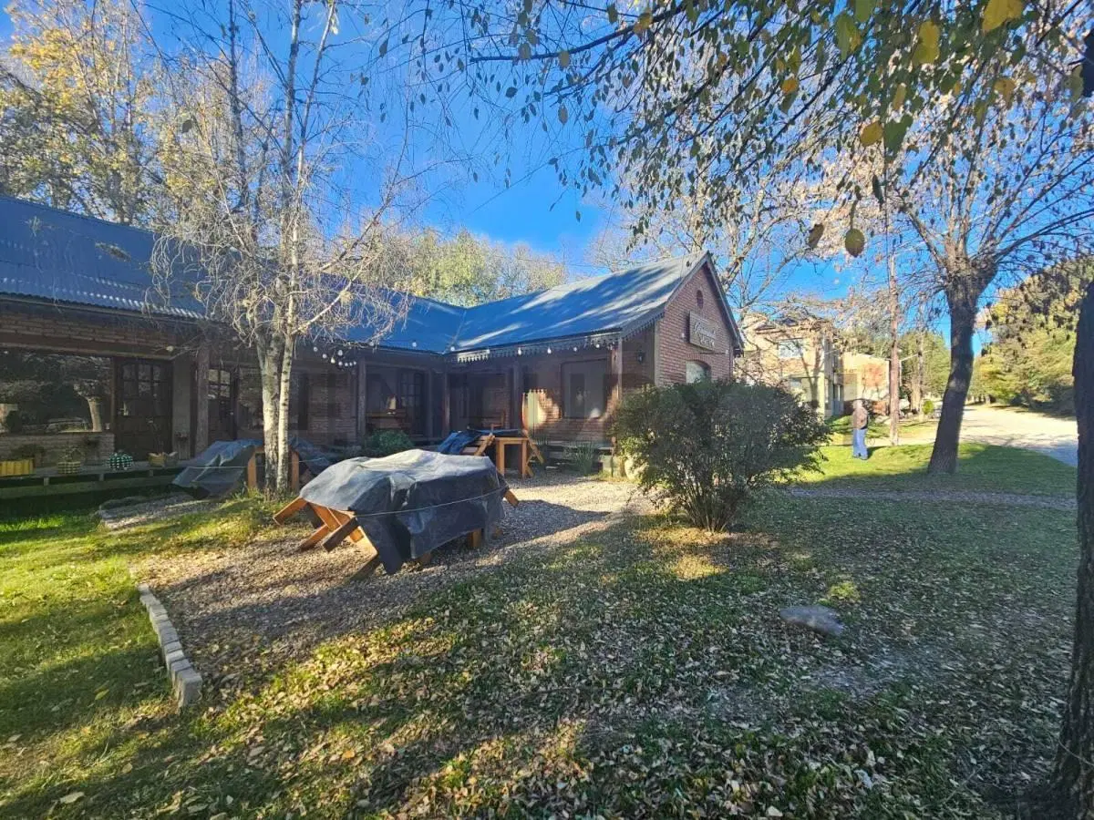 Hermoso complejo de locales comerciales en Villa Yacanto 4
