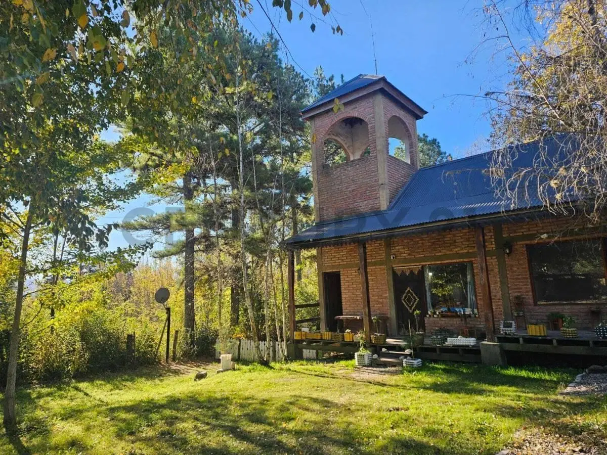 Hermoso complejo de locales comerciales en Villa Yacanto 5