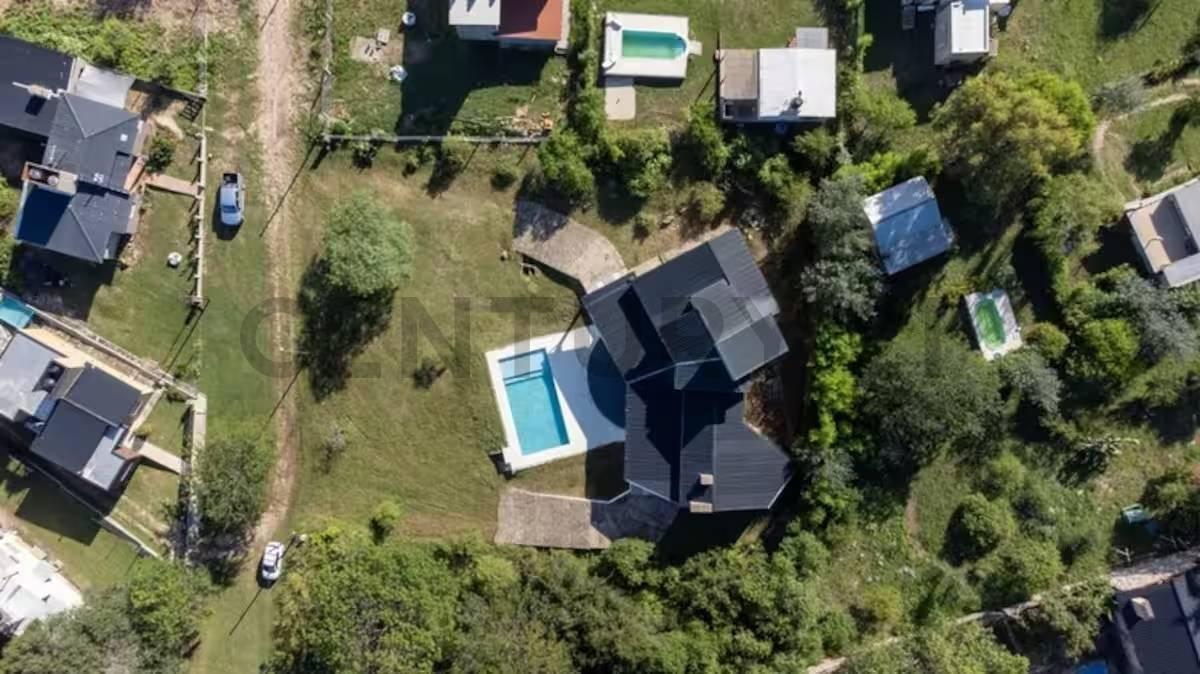 Foto de VENTA CASA, TANTI, 4 DORMITORIOS! CATEGORIA!, imagen 5