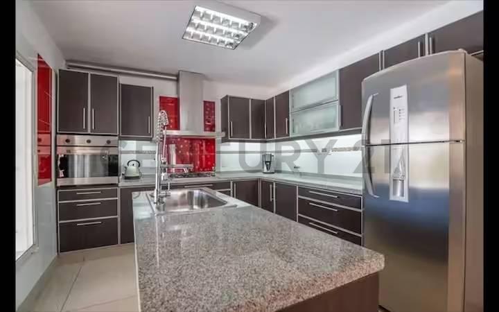 Foto de VENTA CASA, TANTI, 4 DORMITORIOS! CATEGORIA!, imagen 3