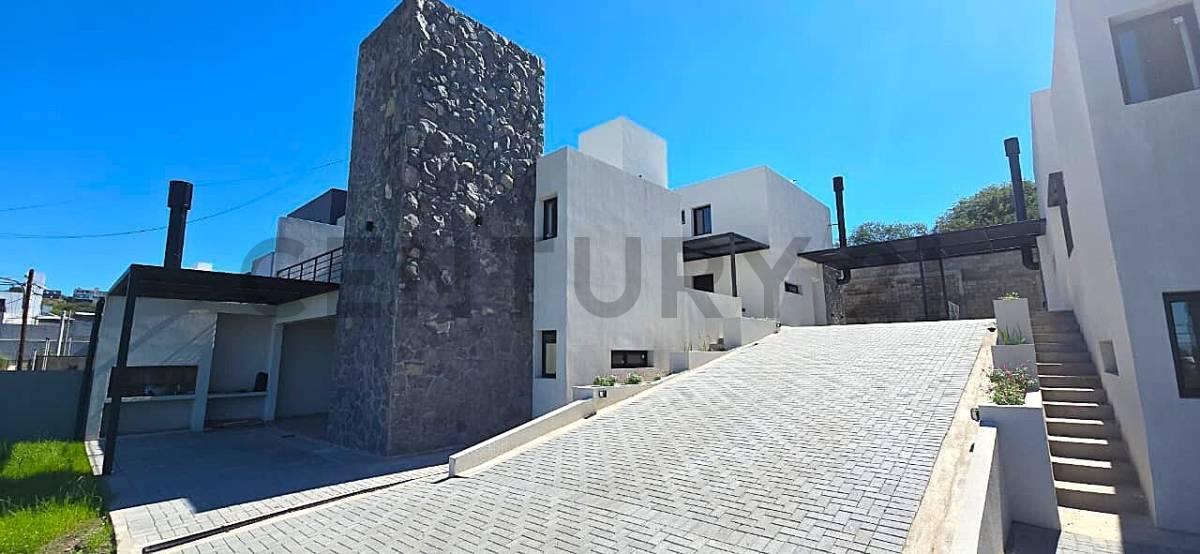DUPLEX DE 2 DORMITORIOS EN HOUSING EXCLUSIVO