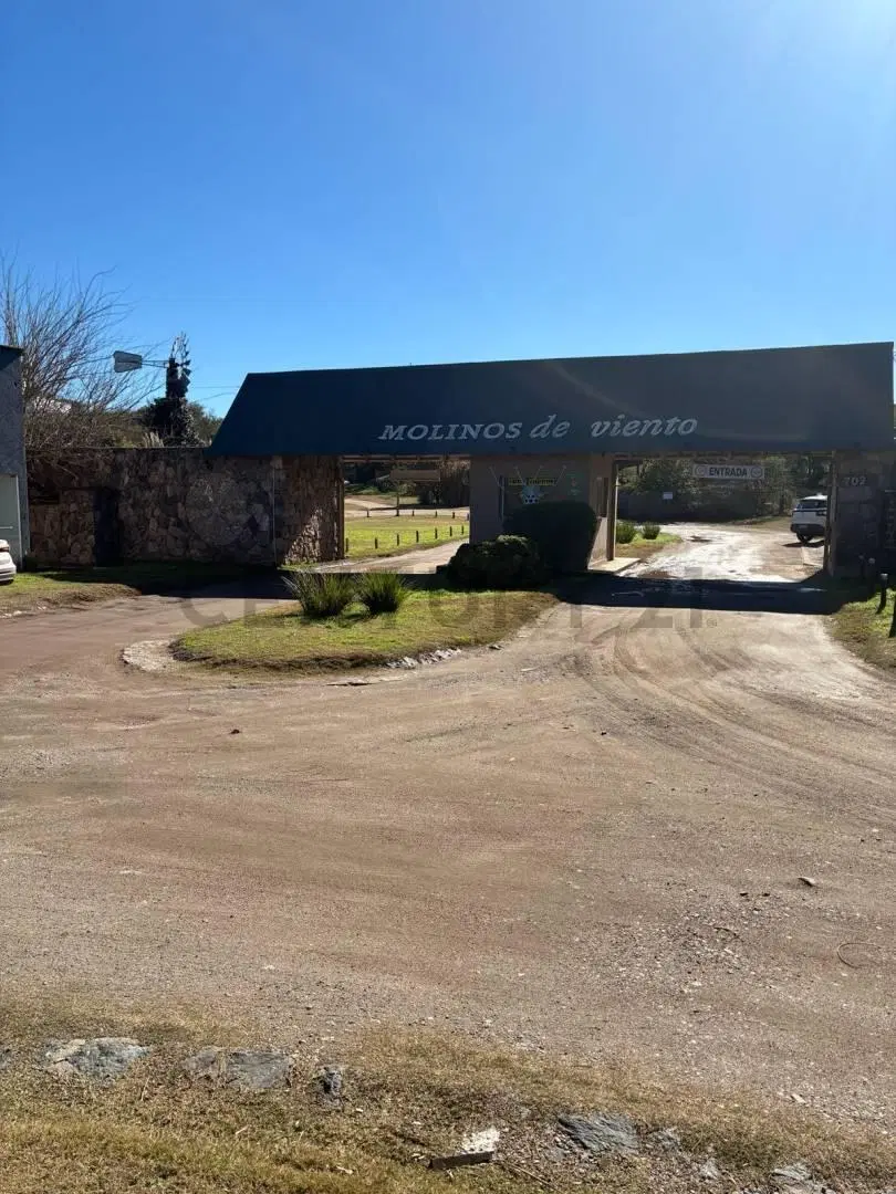 LOTE DE 900M2 EN MOLINOS DE VIENTO , MENDIOLAZA 2