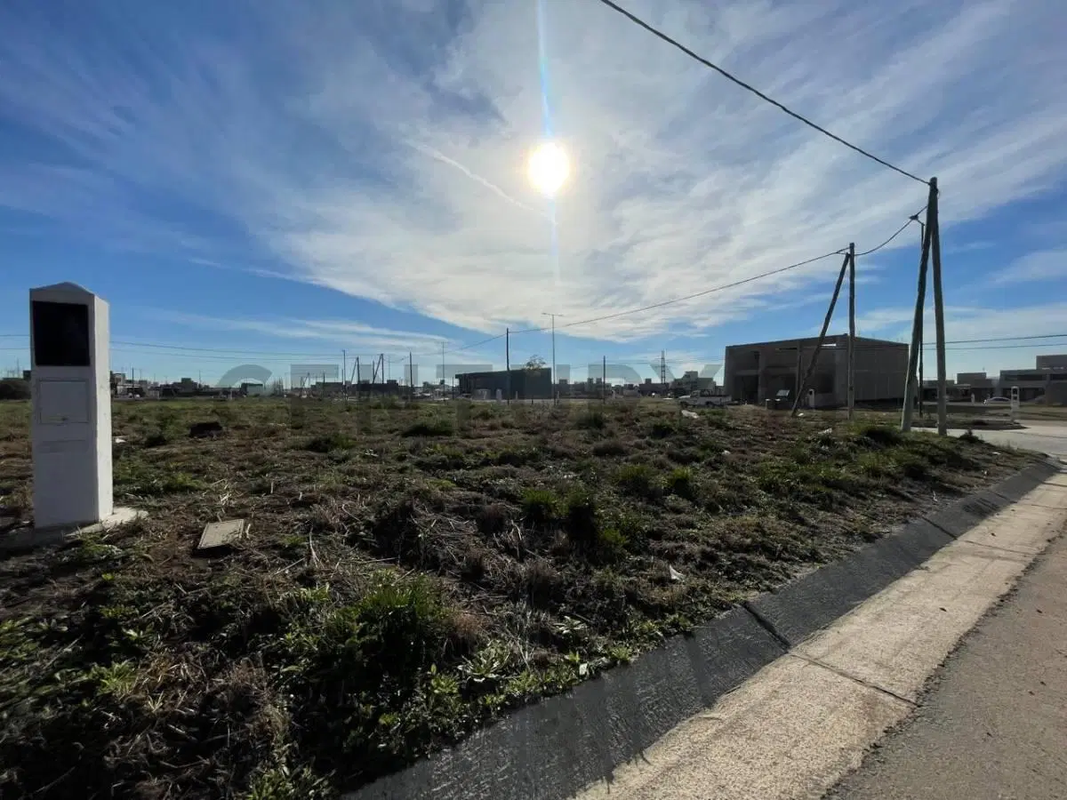 Lote esquina en venta, Docta Parque.APTO COMERCIO 5