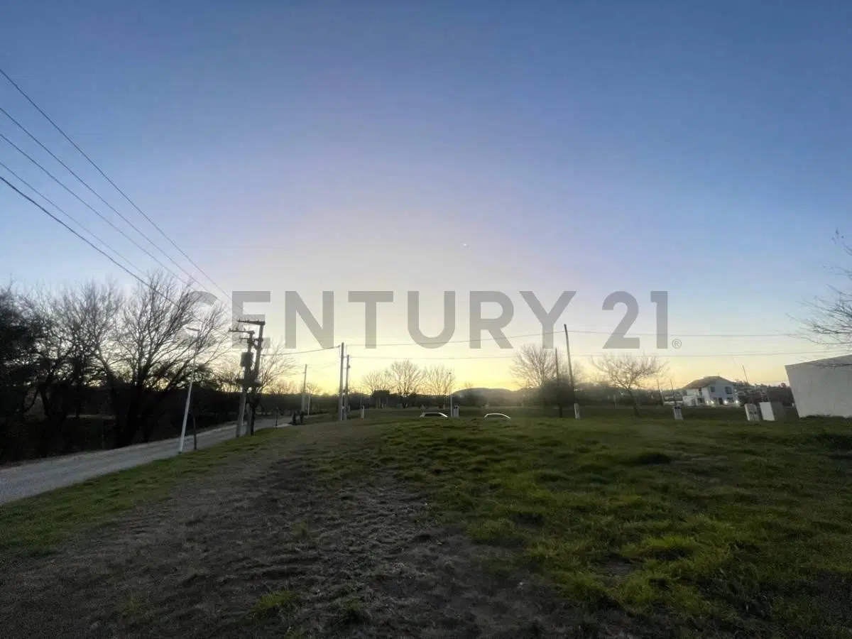 Lote esquina en Tejas IV - Malagueño -, con vista a las Sierras. 1
