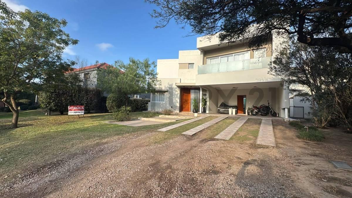 Foto de Exclusiva casa en alquiler en Valle Escondido, imagen 2