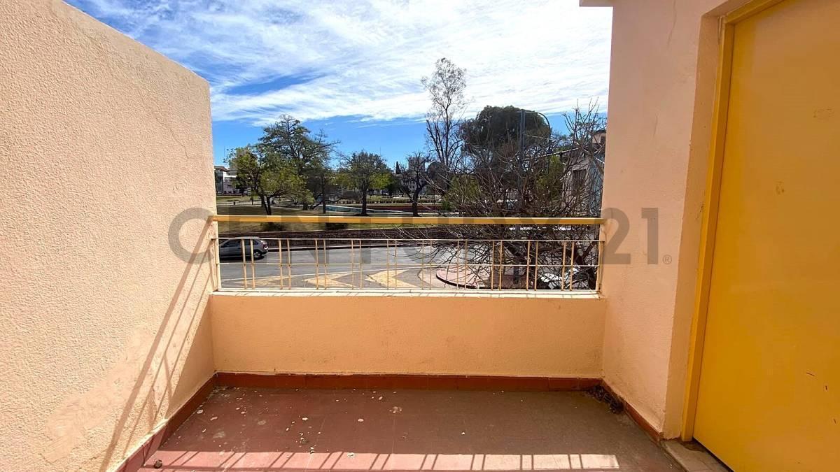 Foto de OPORTUNIDAD de inversión | A metros de CAPITALINAS y costanera | Uso, imagen 4