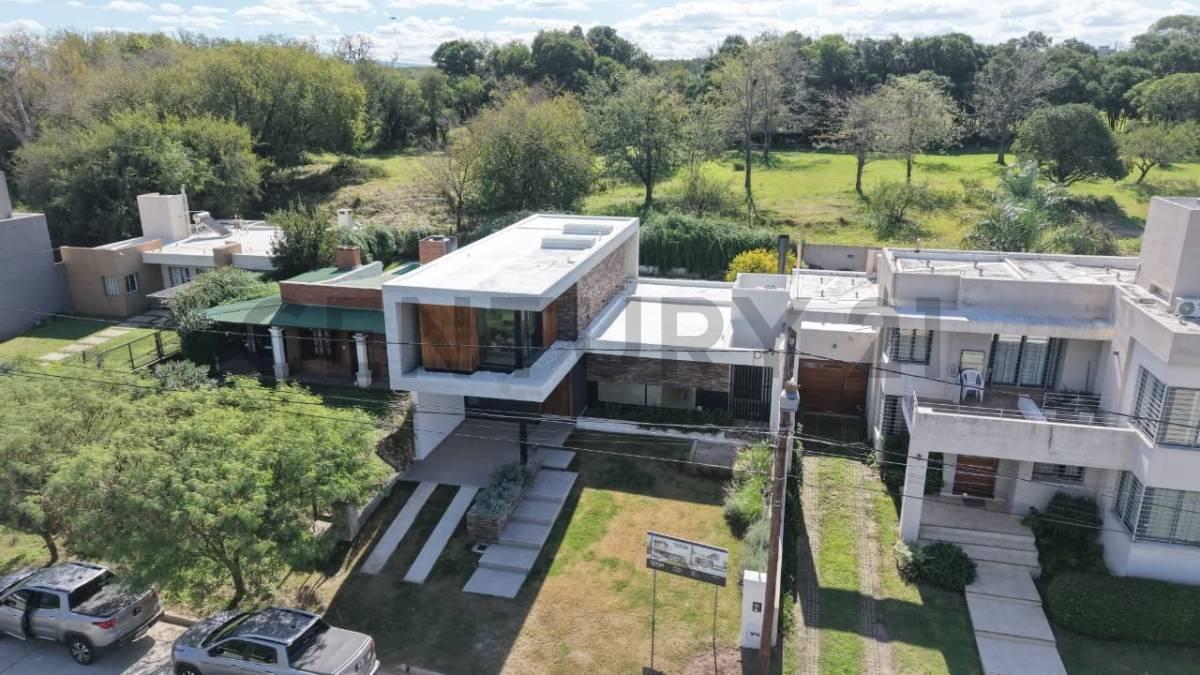 Foto de VENTA HERMOSA CASA A ESTRENAR EN BARRIO LAS VERTIENTES, JESUS MARÍA, imagen 1