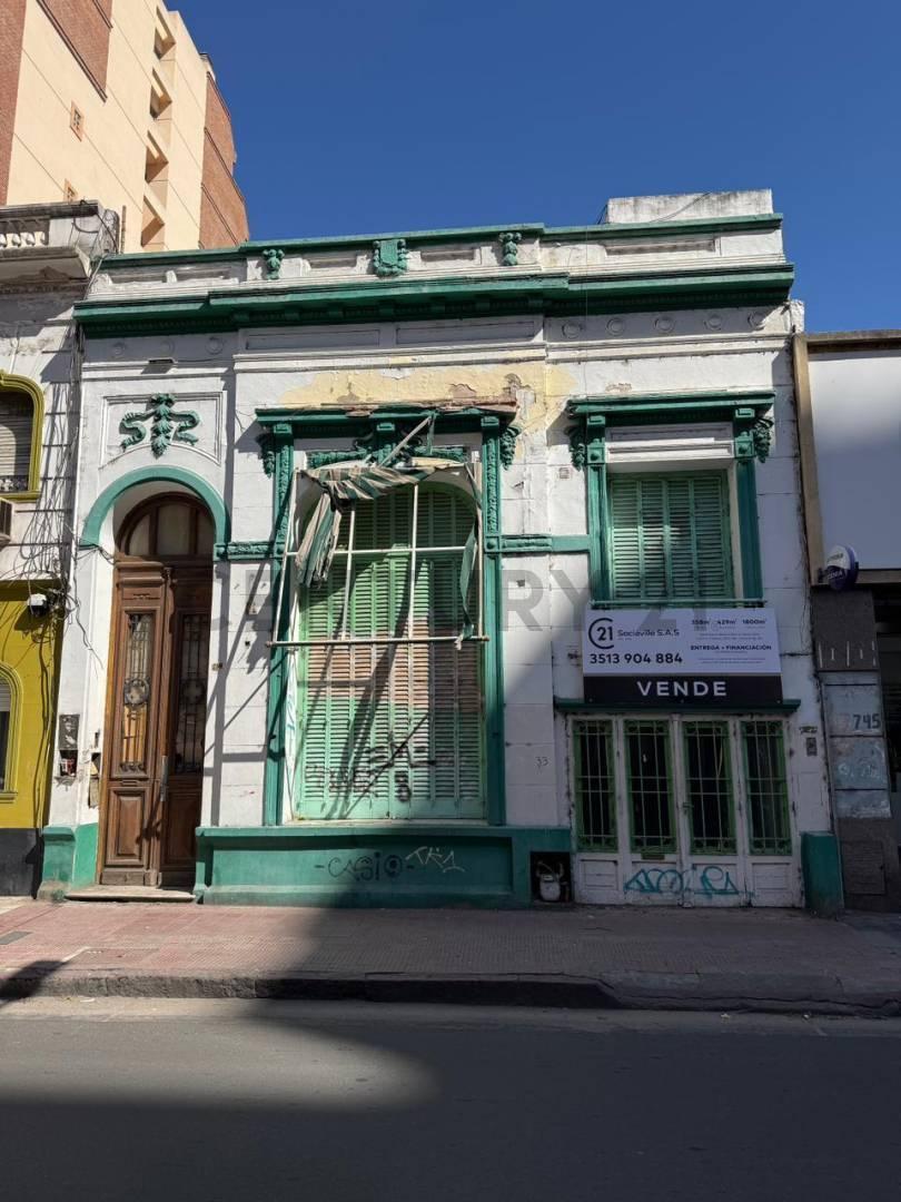 Foto de CASONA EN VENTA / Calle 9 de Julio - R +1.800 m², imagen 1