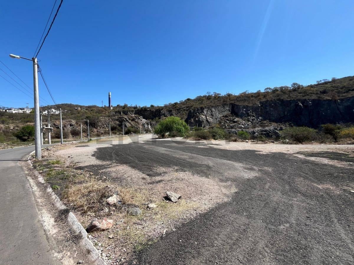 Foto de Lotes en Altos de La Estanzuela - La Calera, Sobre Laguna Apto Housing, imagen 3