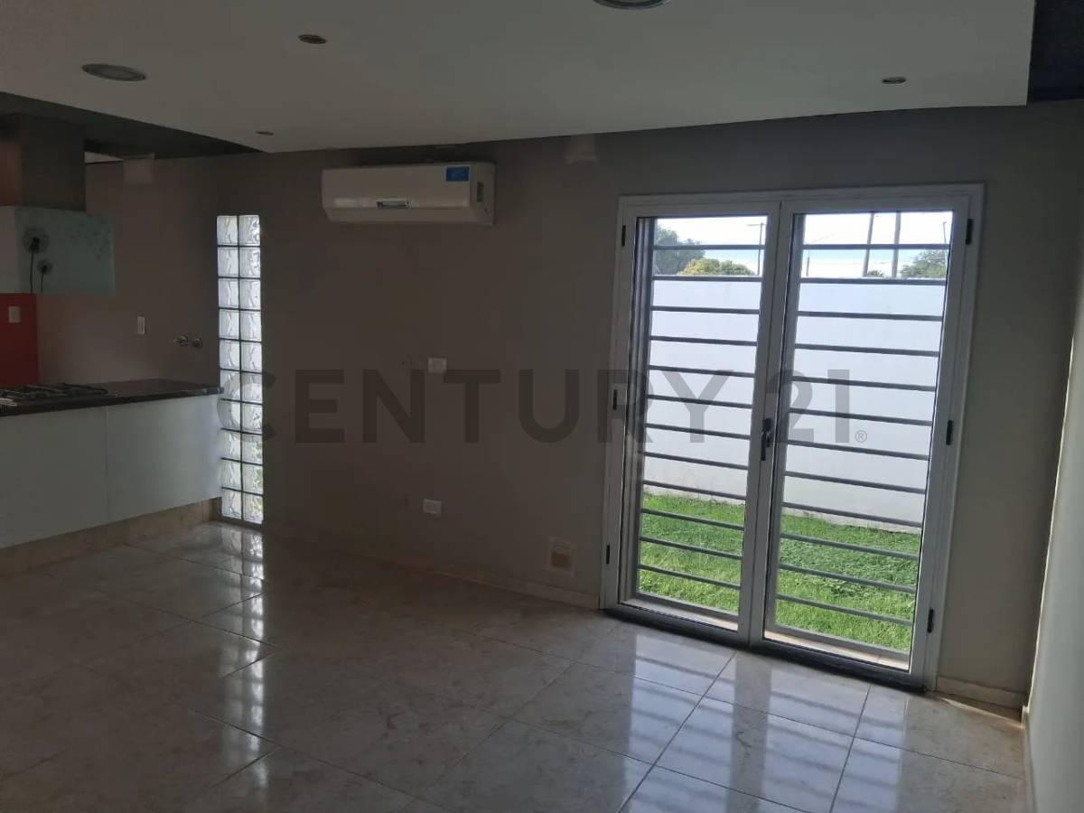 Foto de Venta Casa 3 Dorm y Patio en Lozada, Córdoba, imagen 3