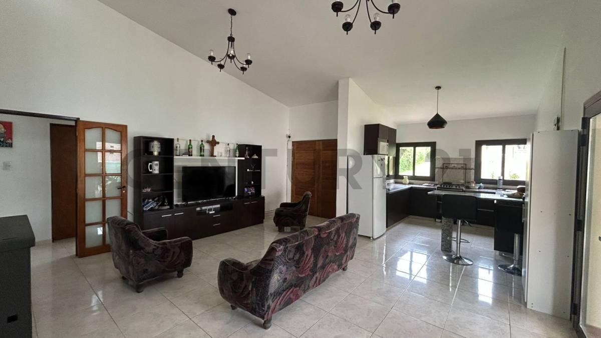 Foto de CASA EN VENTA EN LA SERRANITA - NATURALEZA Y CONFORT, imagen 3