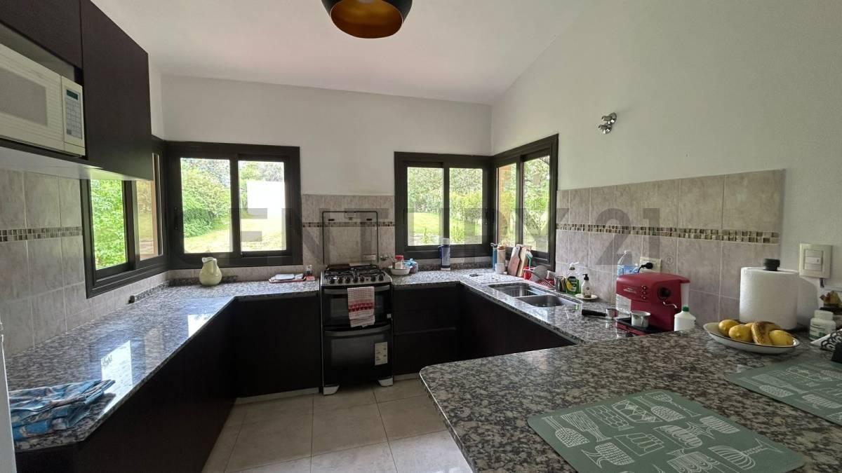 Foto de CASA EN VENTA EN LA SERRANITA - NATURALEZA Y CONFORT, imagen 2