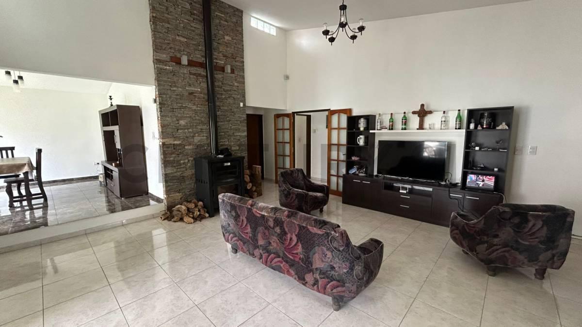 Foto de CASA EN VENTA EN LA SERRANITA - NATURALEZA Y CONFORT, imagen 1