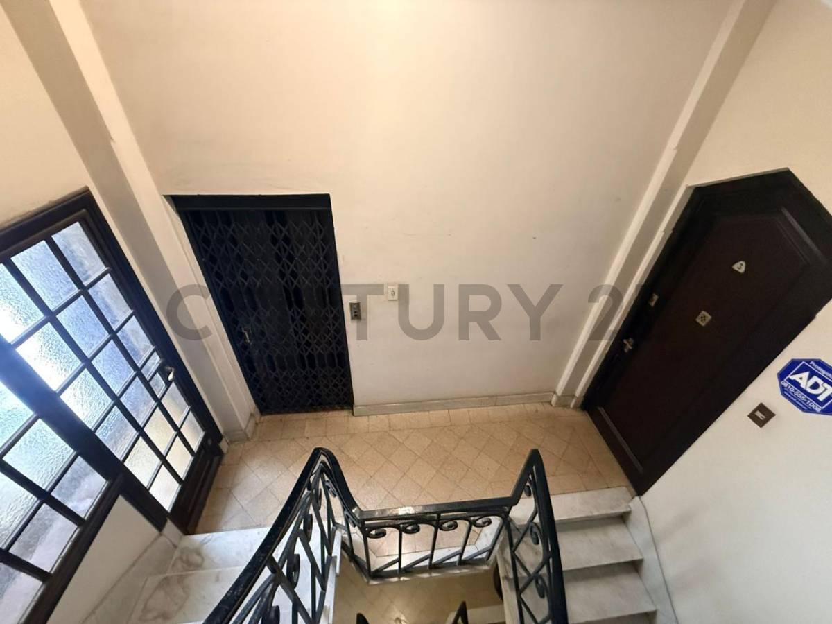 Foto de VENTA DEPARTAMENTO 3 DORMITORIOS -Departamento piso completo de, imagen 2
