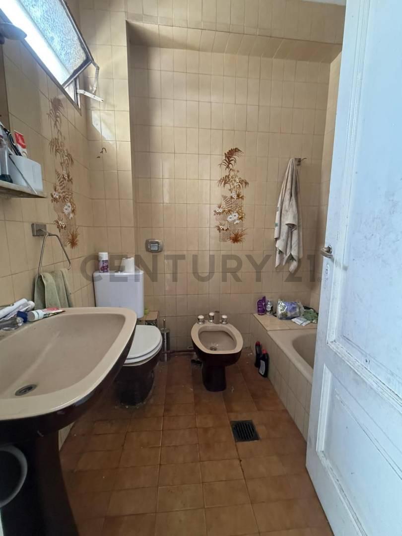 Foto de VENTA DEPARTAMENTO 3 DORMITORIOS -Departamento piso completo de, imagen 3