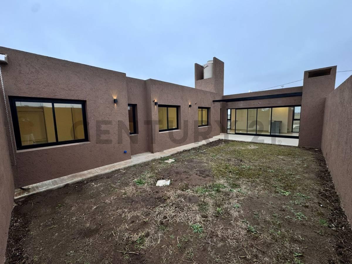 Foto de VENTA CASA 3 DORMITORIOS DOCTA FRENTE COLEGIO DOCTA CENTRAL, imagen 4