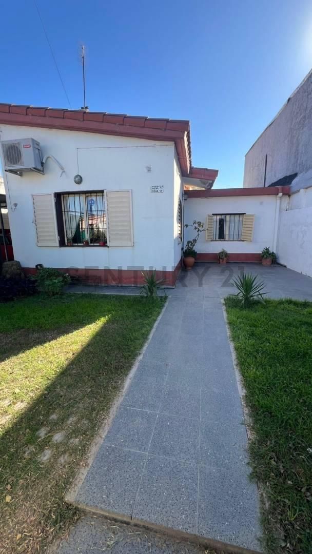Foto de Casa en Venta 3 Dormitorios Barrio Ampliación 1° de Mayo, Córdoba, imagen 2