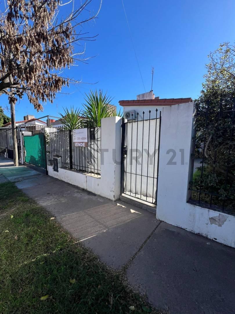 Foto de Casa en Venta 3 Dormitorios Barrio Ampliación 1° de Mayo, Córdoba, imagen 3